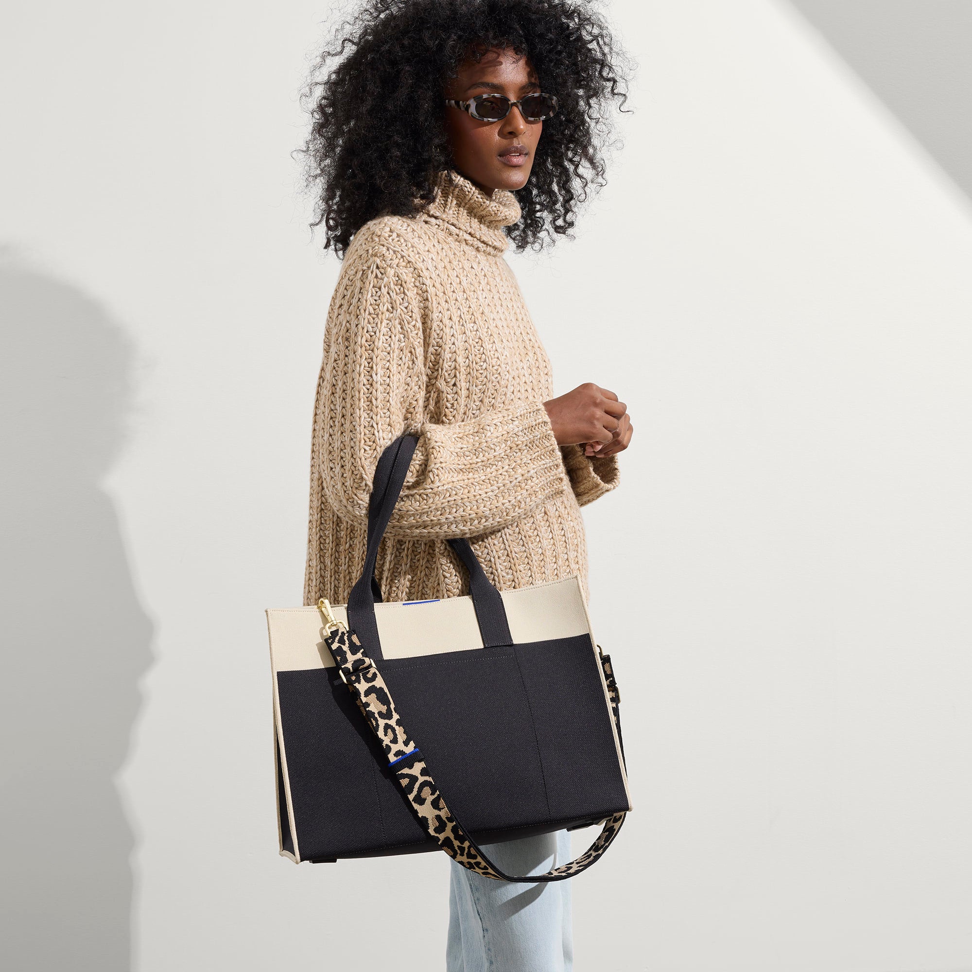 The Classic Tote - Luna